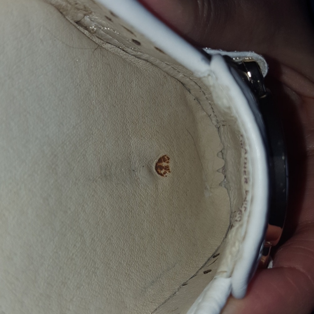 Michael Kors White & Gold Driving Mocs, size 7 - Picture 8 of 8